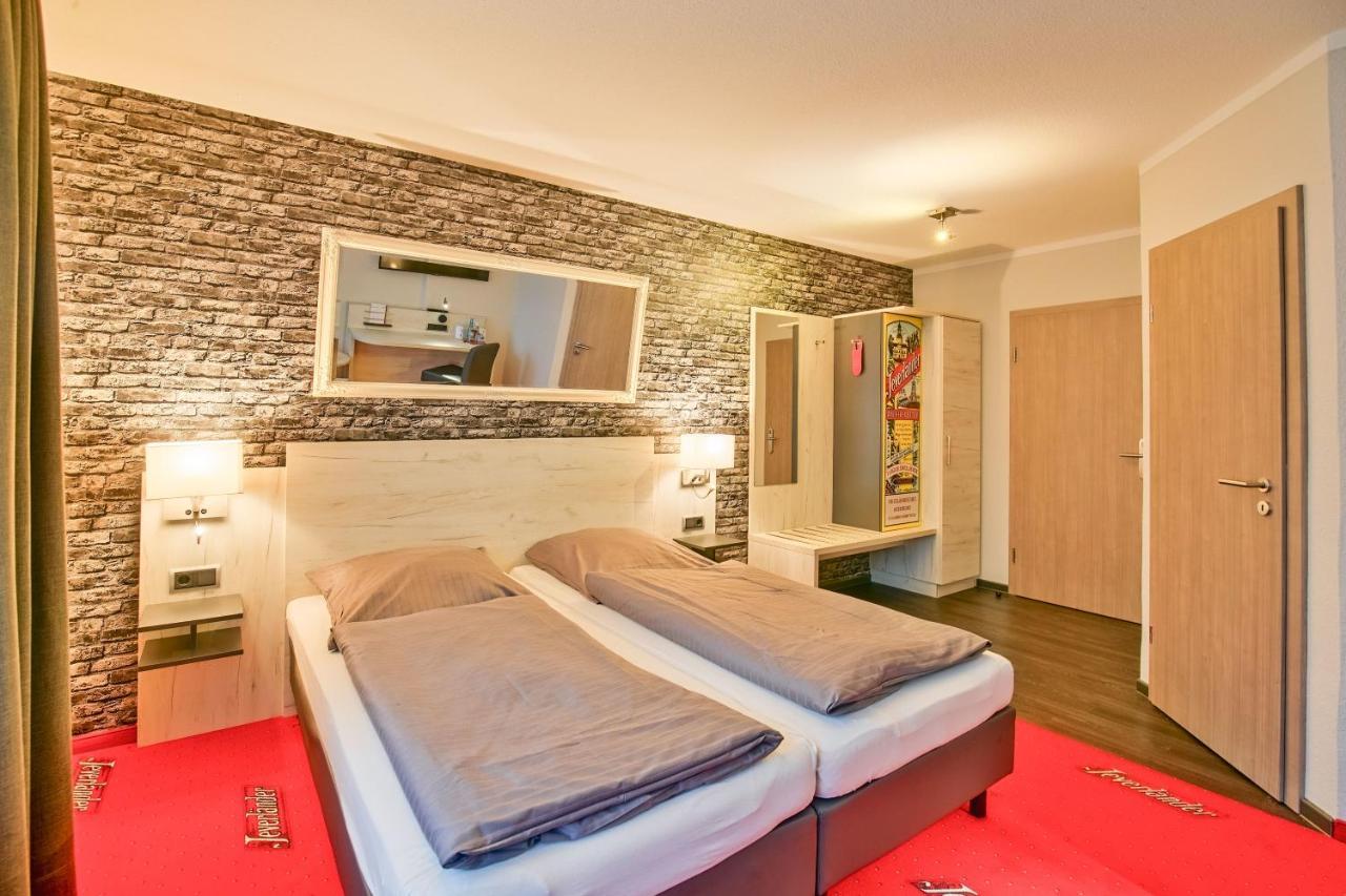 Hotel Im Schuetzenhof, يفير المظهر الخارجي الصورة