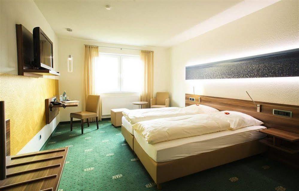 Hotel Im Schuetzenhof, يفير المظهر الخارجي الصورة